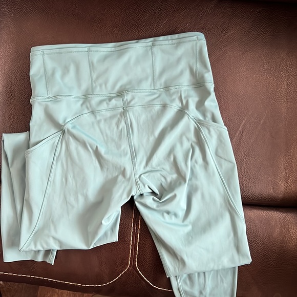 Lululemon Fast and Free High-Rise Tight 25" - Picture 6 of 8